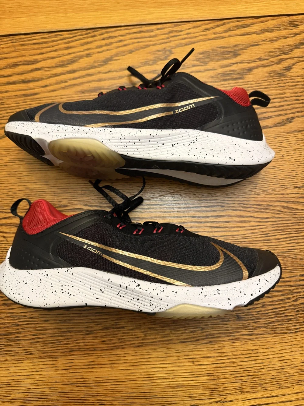 Nike Zoom Gravity Shoes Mens Size 7Y Black Red Gold Running Sneakers CJ2088-003